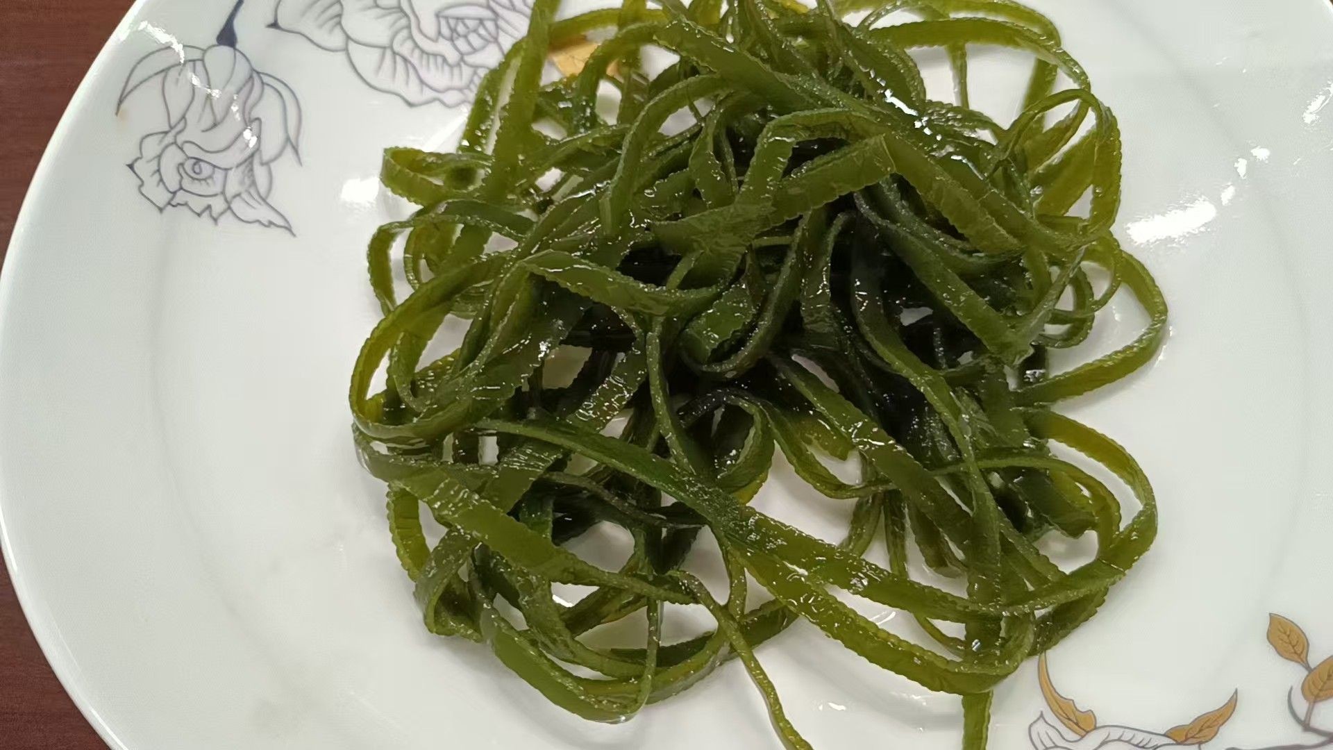 盐渍海带丝是什么：从原料、工艺到泡发与食用的完整说明